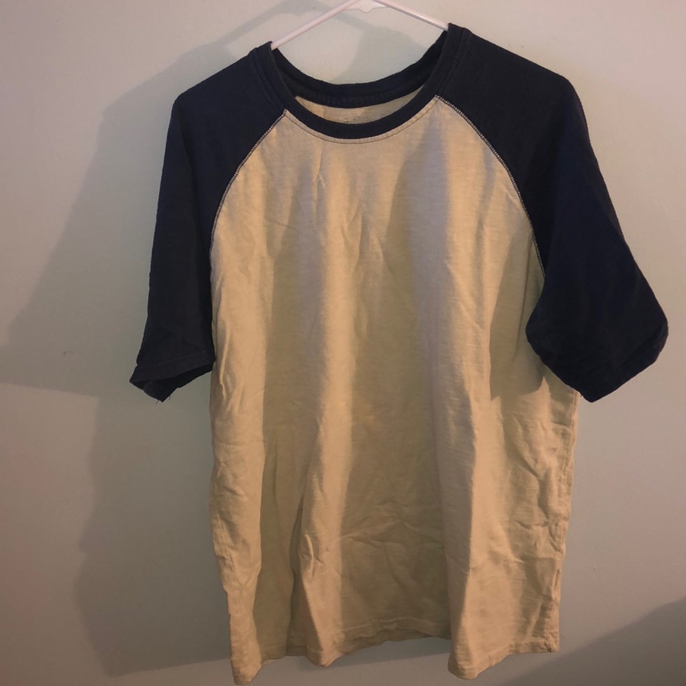Men’s size L tee